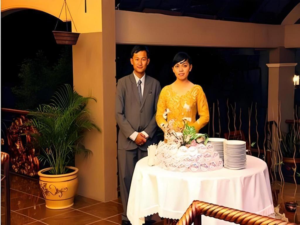 Patria Palace Hotel Blitar Exterior foto